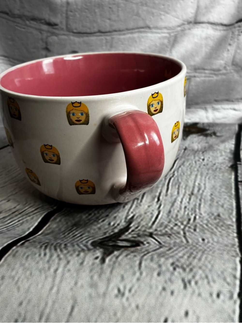 Mug Me I’m Famous Princess Emoji Queen Bee Large Ceramic Mug Cereal Soup Bowl - Picture 3 of 8